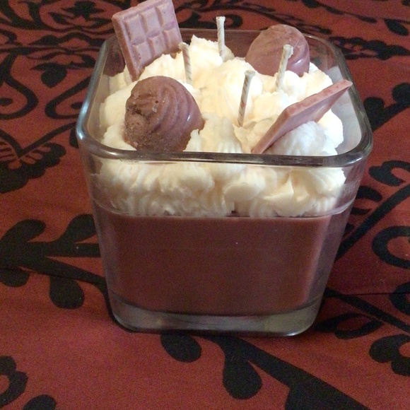 Carmel & Chocolate candle - Picture 1 of 2